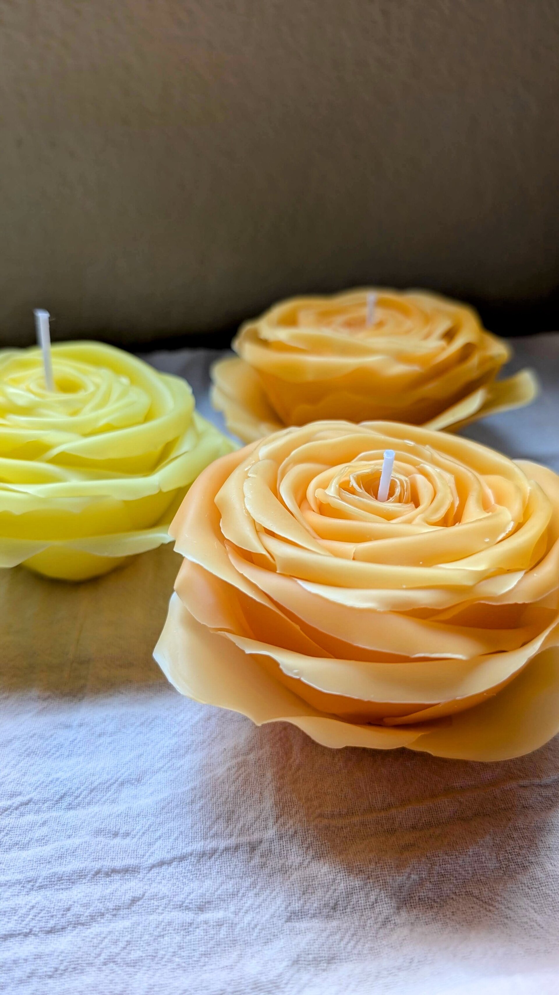 Luz de Rosa — Escultura aromática en cera de abeja - 3